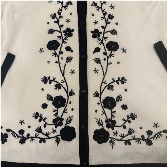 Vintage Maurada Embroidered Cardigan Cream Black Trim Floral Preppy 2X Office - Picture 3 of 7